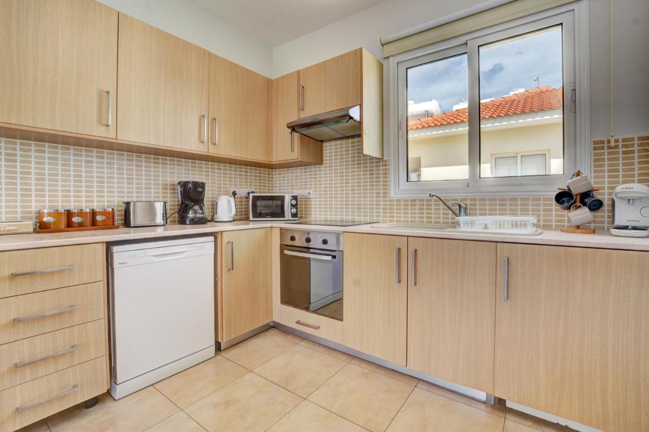 ♥ Sunny&Cozy Family Apartment ★ Walk To The Beach☼ Paralimni Exteriér fotografie