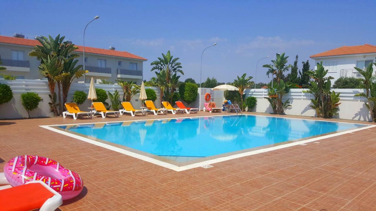 ♥ Sunny&Cozy Family Apartment ★ Walk To The Beach☼ Paralimni Exteriér fotografie