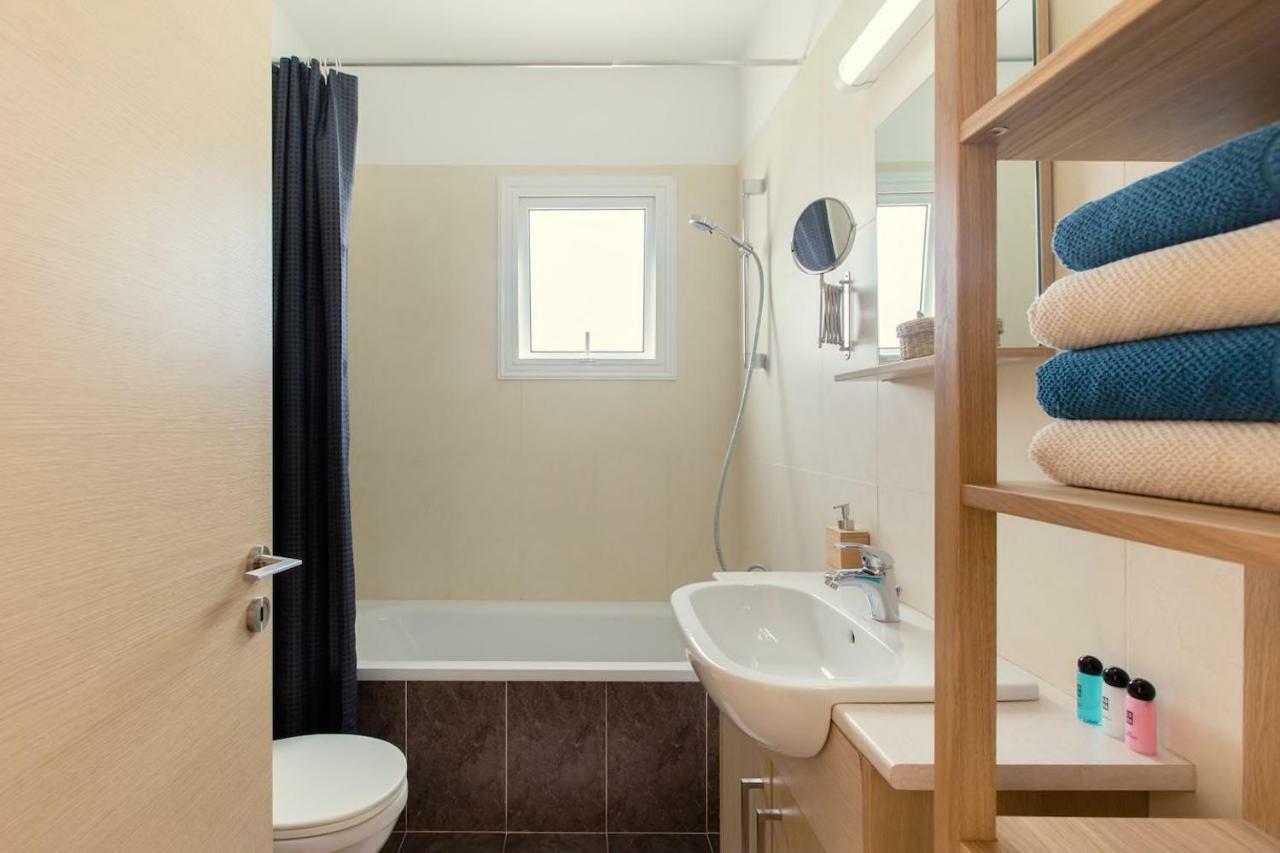 ♥ Sunny&Cozy Family Apartment ★ Walk To The Beach☼ Paralimni Exteriér fotografie
