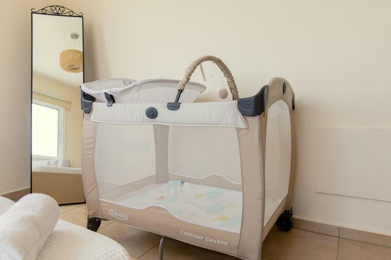♥ Sunny&Cozy Family Apartment ★ Walk To The Beach☼ Paralimni Exteriér fotografie